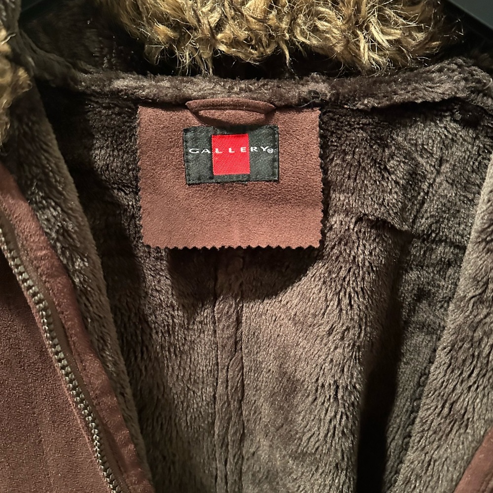 Woman’s Jacket - Picture 4 of 4